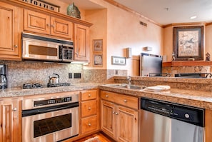 Sleek upgraded kitchen - Park City Lodging-Lift Lodge 203