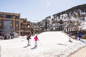 Skidåkning och snöaktiviteter