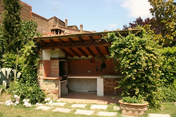 Pianta, Proprietà, Cielo, Costruzione, Albero, Shade, Lotto, Vegetazione, Villetta, Nube