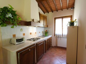 Property, Room, Building, Furniture, Kitchen, House, Interior Design, Real Estate, Cabinetry, Floor