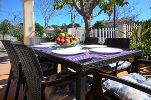 Outdoor dining