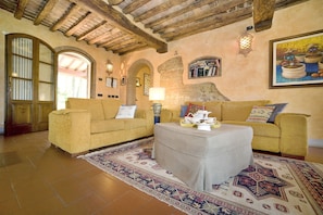 Common Room, Living Room