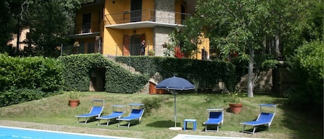 Pianta, Acqua, Costruzione, Mobilia, Finestra, Albero, Shade, Mobili Da Esterno, Piscina, Casa