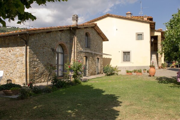 Plante, Ciel, Fenêtre, Propriété, Bâtiment, Arbre, Maison, Lot Terre, Porte, Nuage