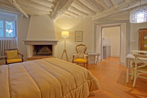 Bedroom, Dining Room, Living Room