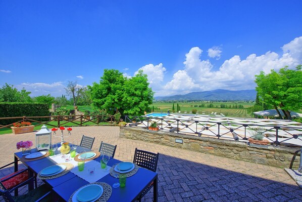 Balcony / Terrace / Patio