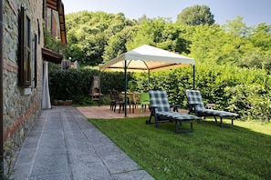 Building Exterior, Garden