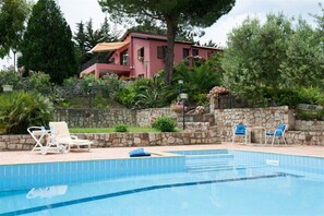 Building Exterior, Garden, Main, Outdoor, Pool