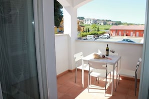 Balcony / Terrace / Patio