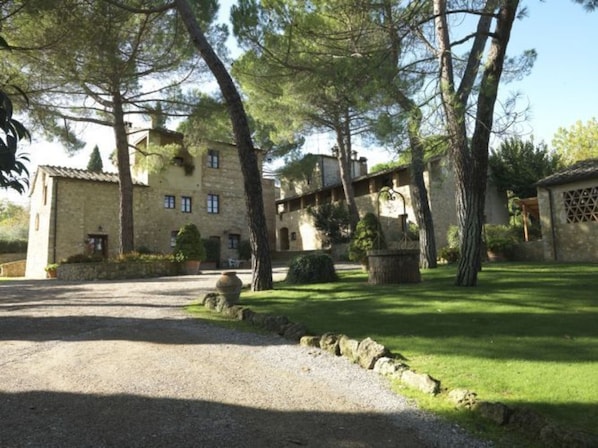 Building Exterior, Outdoor