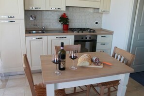 Dining Room, Kitchen