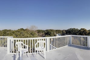 Roof Top Deck.