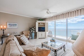 Living Room View of Gulf