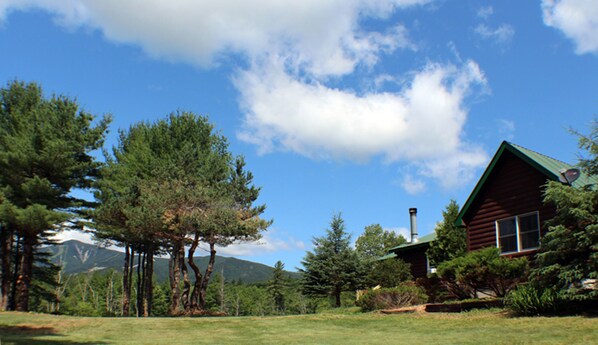 Esther Mountain Chalet is a 3-bedroom, 2 bath home with a direct view of Whiteface Mountain.