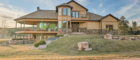 Sturgis Vacation Rental | 3BR | 4.5BA | 4,000 Sq Ft | Stairs Required