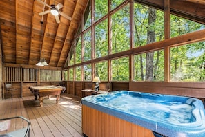 Bain à remous intérieur