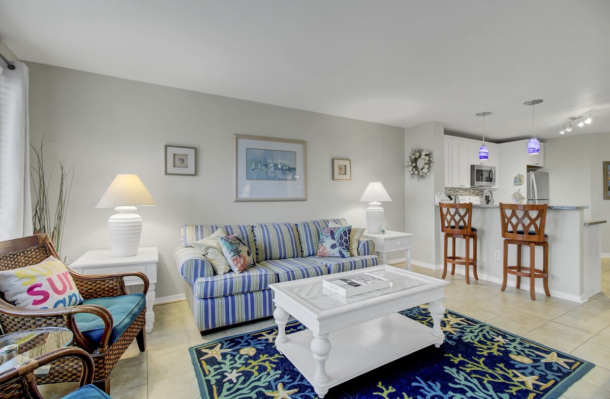 103 H Tidewater by AvantStay | Walk to Beach | Community Pool