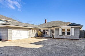 Front of House/Driveway
