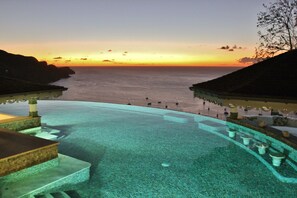 The amazing sunset views as seen from the Infinity Pool
