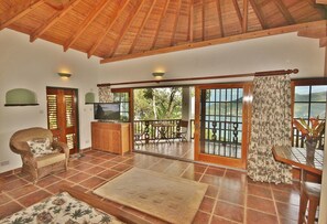 Amazing accommodation, breathtaking views, stunning Infinity Pool