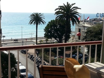 3 Bedroom Flat, Beach/Water View in Downtown Menton Next to Casino 915 sqft