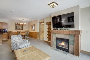 Fireplace, Indoors, Furniture, Living Room, Hearth