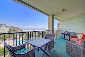 Balcony with amazing ocean views.