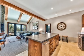 Flooring, Hardwood, Indoors, Room, Floor