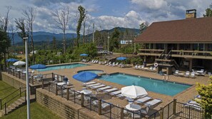 Hotel, Resort, Chair, Pool, Water