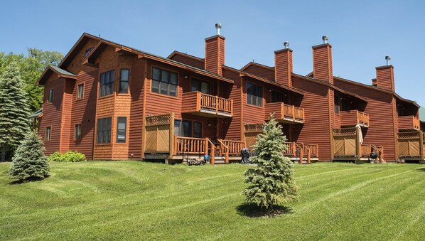 Townhome E4 - 8 Rocky Point Lane Inlet, NY 13360