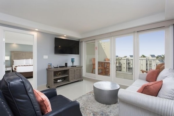 Welcome to Solare Tower at Bahia Mar - a luxury high-rise with a great view and abundant amenities.