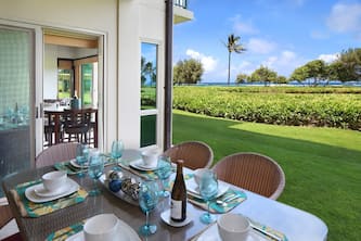 Waipouli Beach Resort Gorgeous Ocean Front Condo! AC New Sofa Sleeper!