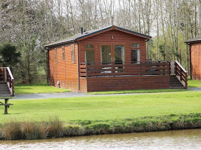 Oak Lodge, BEACONSFIELD HOLIDAY PARK