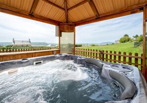 BRYNRE - Hot Tub View 1
