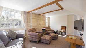 Living area, St Kenelm at Sudeley Castle, Bolthole Retreats