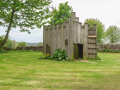 2 Primitive Mews, CHELMORTON