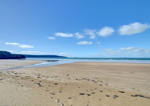 WAV480 - View of Broad Haven beach