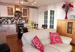 Lounge/Kitchen