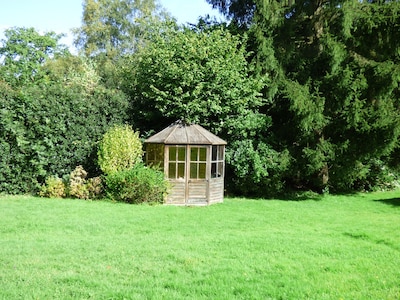 Woodhill Cottage, HOLMBURY ST MARY