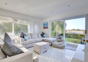 Lounge area - an alternate view.