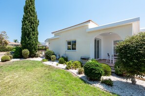 Villa Cassia by Ezoria Villas (7023)
