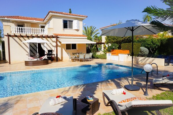 Villa Casa Mia by Ezoria Villas (1015)
