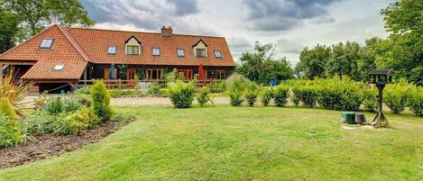 Chestnut Tree Barns