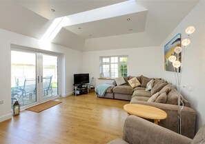 JENNYS - Living Room View 3