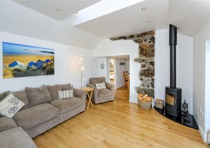 JENNYS - Living Room View 2
