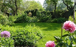 The garden, Brontë school House