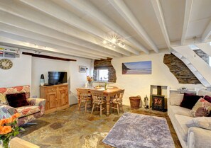 Lounge and dining area