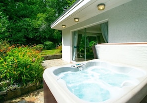 Bain à remous extérieur