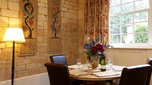 Dining area, Lady Jane Grey Cottage at Sudeley Castle, Bolthole Retreats