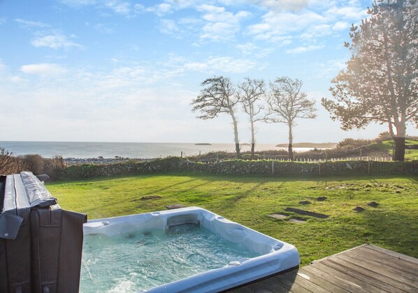 Bain à remous extérieur